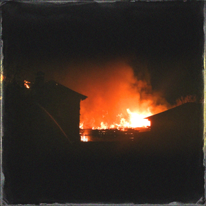 三个老头玩一个老太的背景故事
